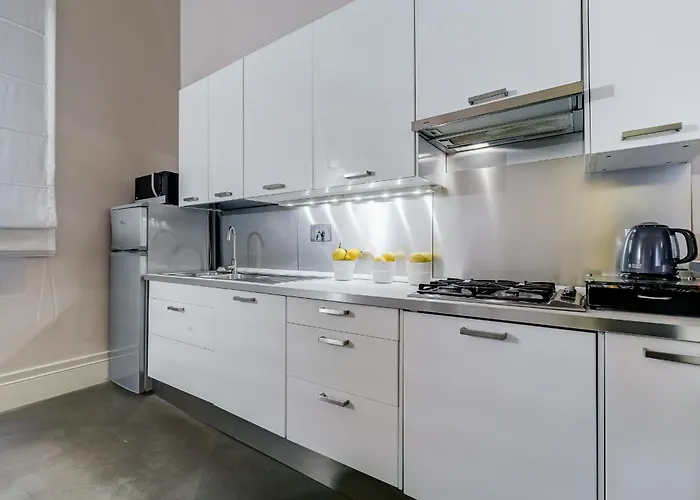 דירה New Barberini Area רומא